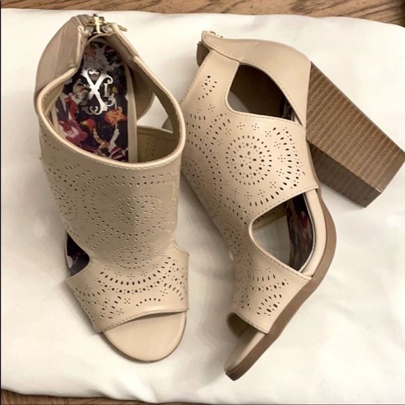 Beige shooties Clearance